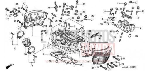 CYLINDER HEAD (REAR) VT750CY de 2000